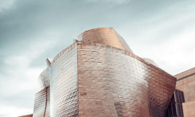 Futuristička arhitektura Guggenheimov muzej u Bilbau, Španjolska