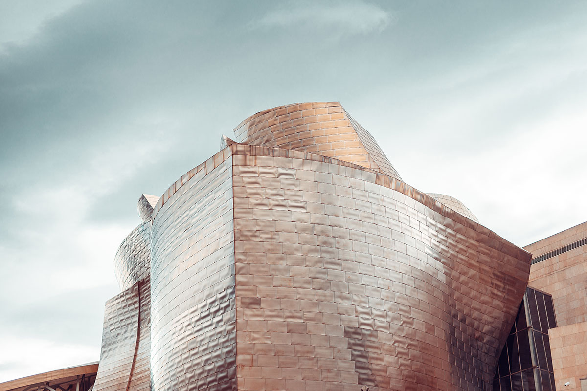 Futuristička arhitektura Guggenheimov muzej u Bilbau, Španjolska