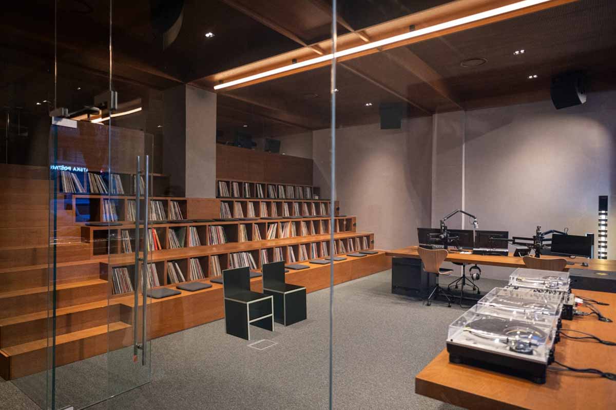 Studio Yammat FM,  Maja Tedeschi, Zagreb / photo: Sanjin Kaštelan