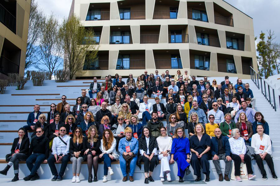 Obilasci arhitekture iz razdoblja 70-ih godina i kasnije / slijeva: Rajka Bunjevac i Mia Roth Čerina / Kešimir Ivaniš. dobitnik nagrade za ž / photo: Tom Dubravec / CROPIX