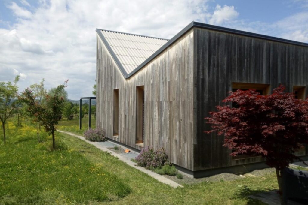 Obiteljska kuća Zajec od balirane slame / projekt: Marina Zajec, Arhitektura E.L.I. / photo: Marina Zajec