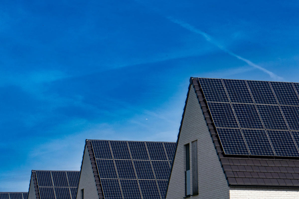 Održiva gradnja, solarni paneli na kućama / photo: pexels.com