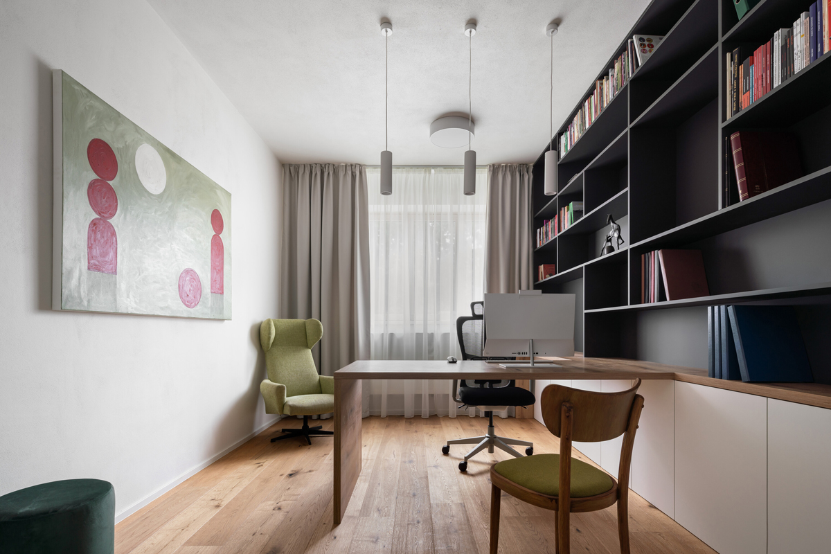 Obiteljska kuća Křenovice, interijer radne sobe / photo: Tomáš Slavík