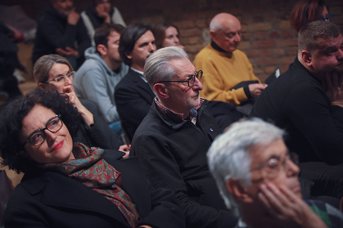 Posjetitelji na tribini Grad i promet / photo: Denis Lepur