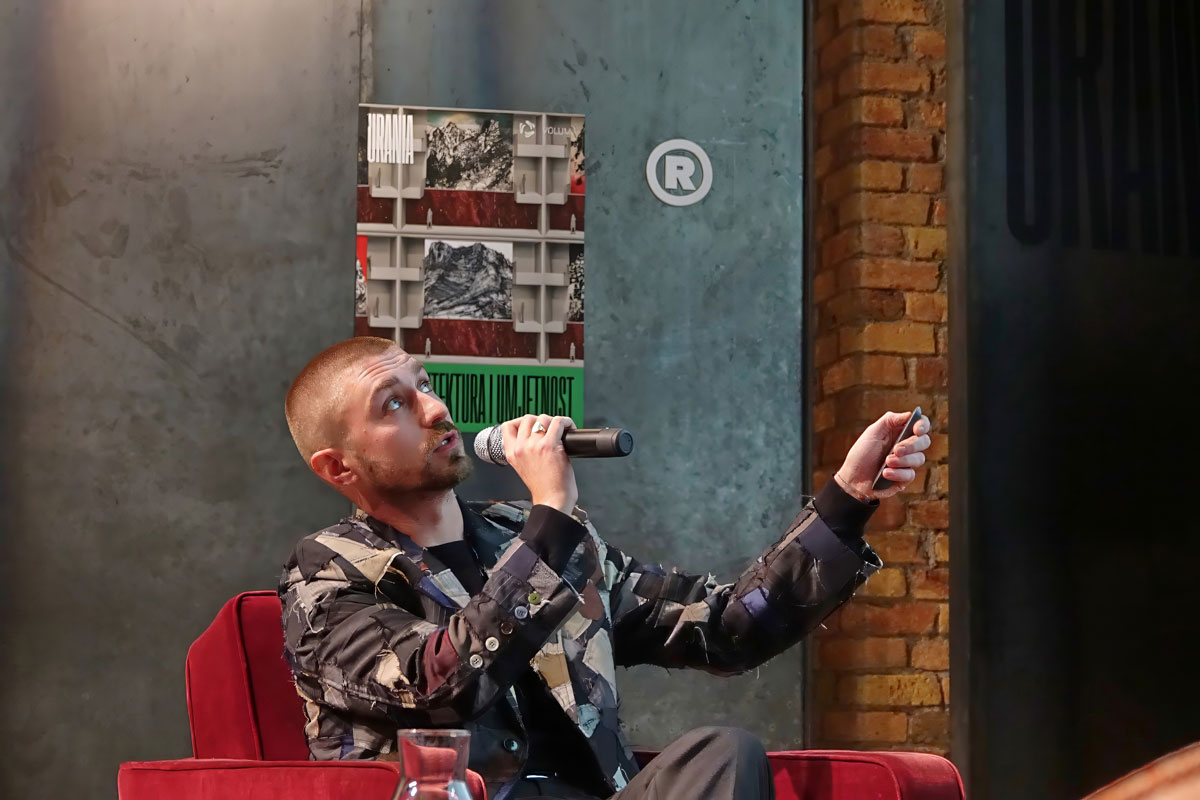 Kreativna Ura: Arhitektura i umjetnost - umjetničko djelo kao strukturni element prostora 4 Ivan Mostahinić na Kreativnoj Uri: Arhitektura i umjetnost - umjetničko djelo kao strukturni element prostora / photo: Aleksandra Dabanović