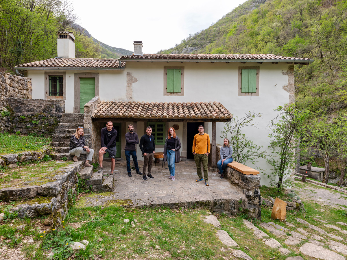 Intervju: Vedrana Vrabec i Marko Rašić - Brendiranje prostora kao režija iskustva 5 Kuća stabala svijeta Trebišća, Općina Mošćenička Draga, Trebišća, 2024. / koautori: Muze / produkcija: Accessus, Armarion, AVC Zagreb / photo: Bosnić+Dorotić