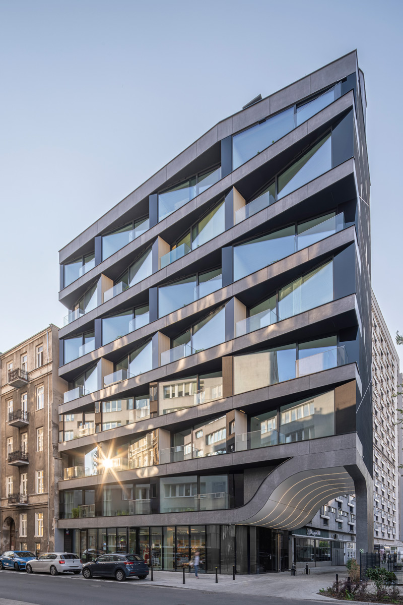 Suvremeni stambeni objekt u središtu Varšave - Krochmalna 44 3 Staklena fasada na stambenoj zgradi Krochmalna 44 / photo: Bartosz Makowski