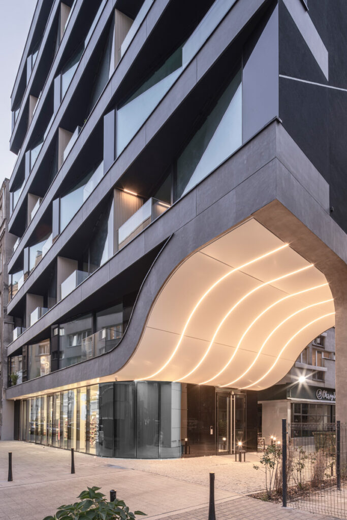 Suvremeni stambeni objekt u središtu Varšave - Krochmalna 44 4 Ulaz u stambenu zgradu Krochmalna 44 / photo: Bartosz Makowski