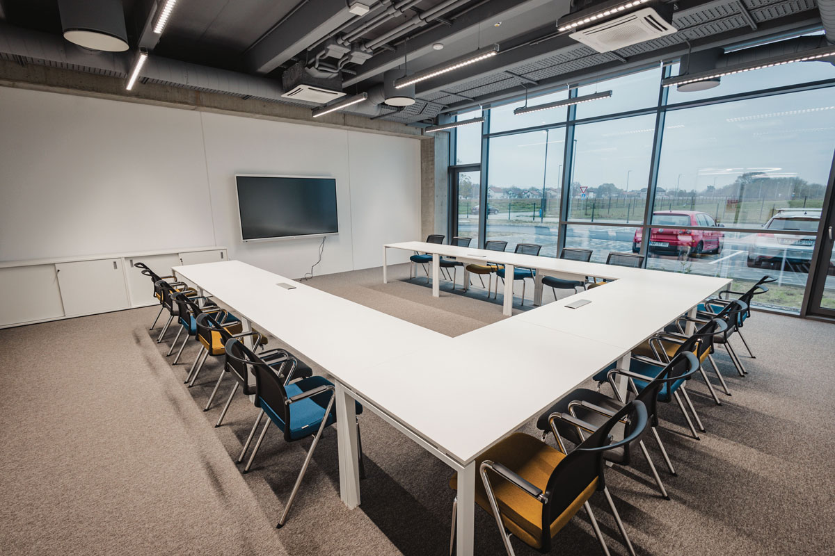 intervju: Damir Dolar - Kako je FRAMOS izgradio kampus budućnosti 4 Interijer sale za sastanke / photo: FRAMOS Technologies d.o.o.