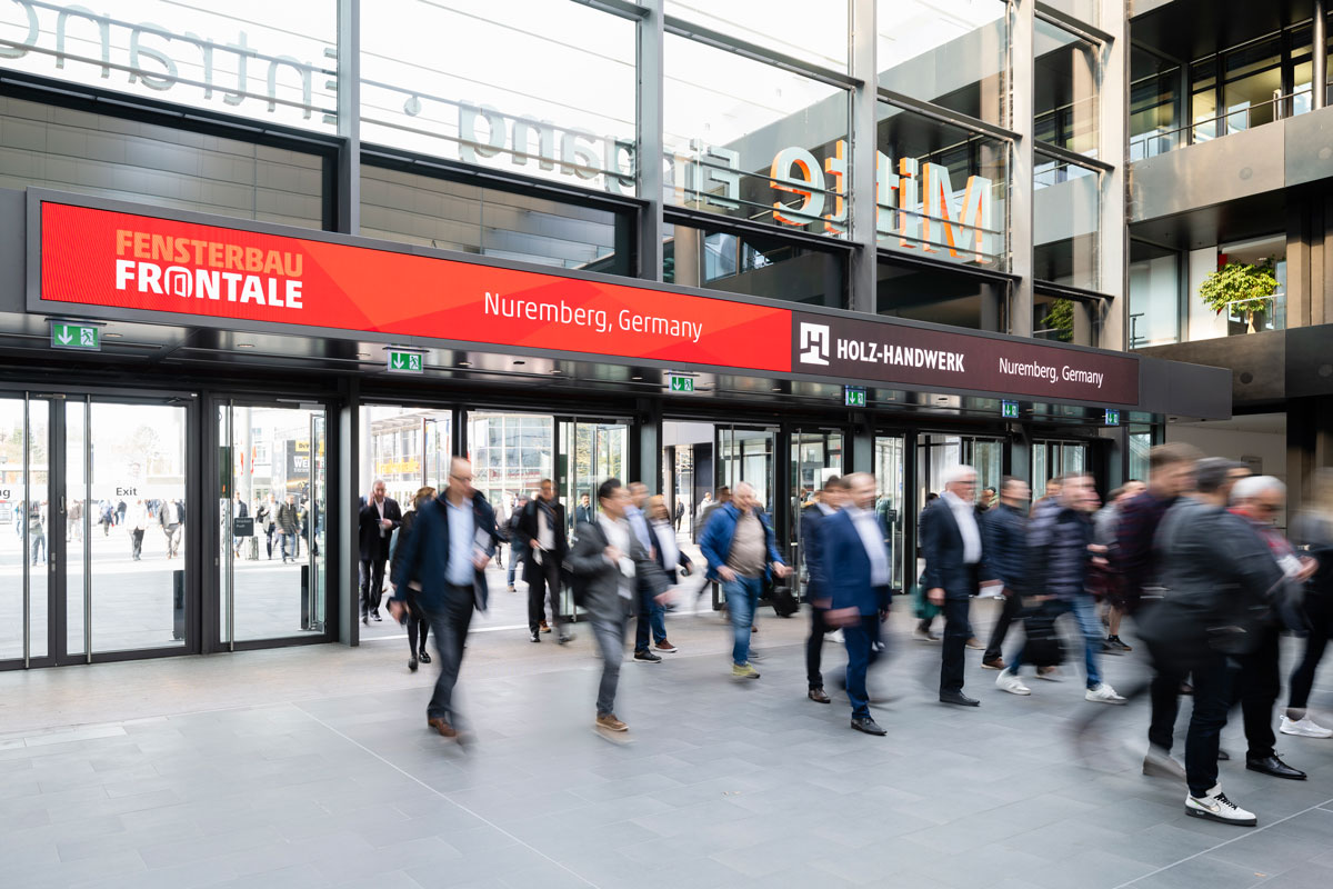 FENSTERBAU FRONTALE 2026 - Industrija prozora, vrata i fasada pod istim krovom 4 Posjetitelji na Fensterbau Frontale / photo: NürnbergMesse / Uwe Niklas