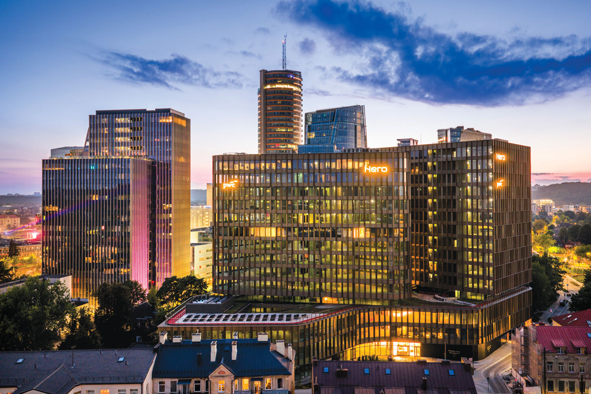 Vilnius dobiva novu poslovnu zvijezdu – Hero Business Centre 2 Press Glass na projektu Hero Business Centre / autor projekta: Cloud Architektai / photo: Irmantas Gelūnas