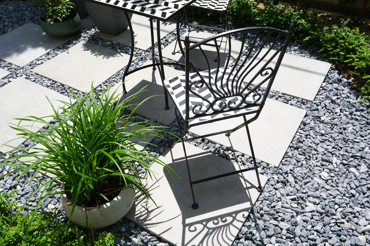 Vrt kao prirodni nastavak unutarnje arhitekture i svakodnevnih rituala 6 Sto sa stolicama u vrtu / photo: Dejan Popov, Landscape Factory