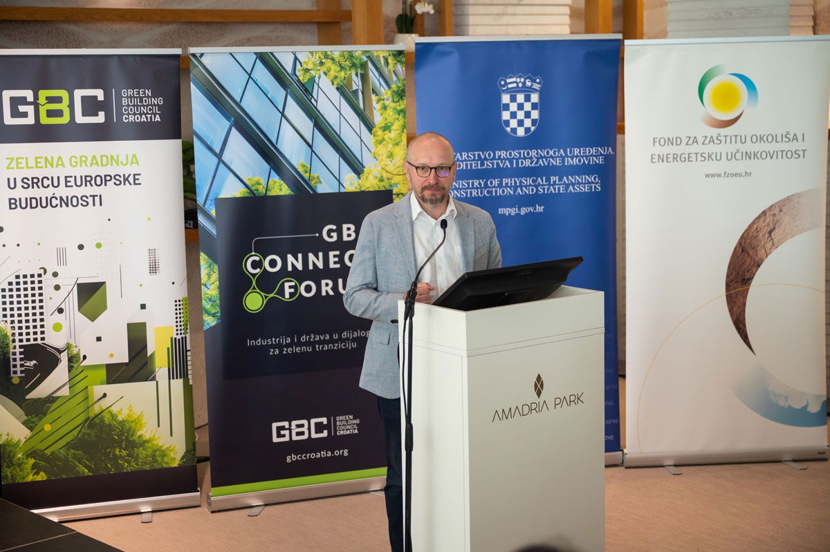 GBC Connect Forum pokazao: Zelena tranzicija traži zajednička rješenja države, industrije i financijskog sektora 2 Dean Smolar, CEO, GBC Croatia / photo: Tony Junaković