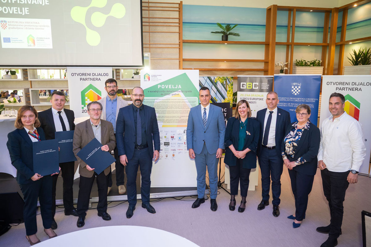 GBC Connect Forum pokazao: Zelena tranzicija traži zajednička rješenja države, industrije i financijskog sektora 4 Potpisnici Povelje / photo: Tony Junaković