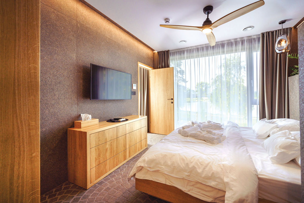 Pametna hotelska soba: Održivost i zelena energetska tranzicija koje gost osjeća 4 Interijer hotelske sobe