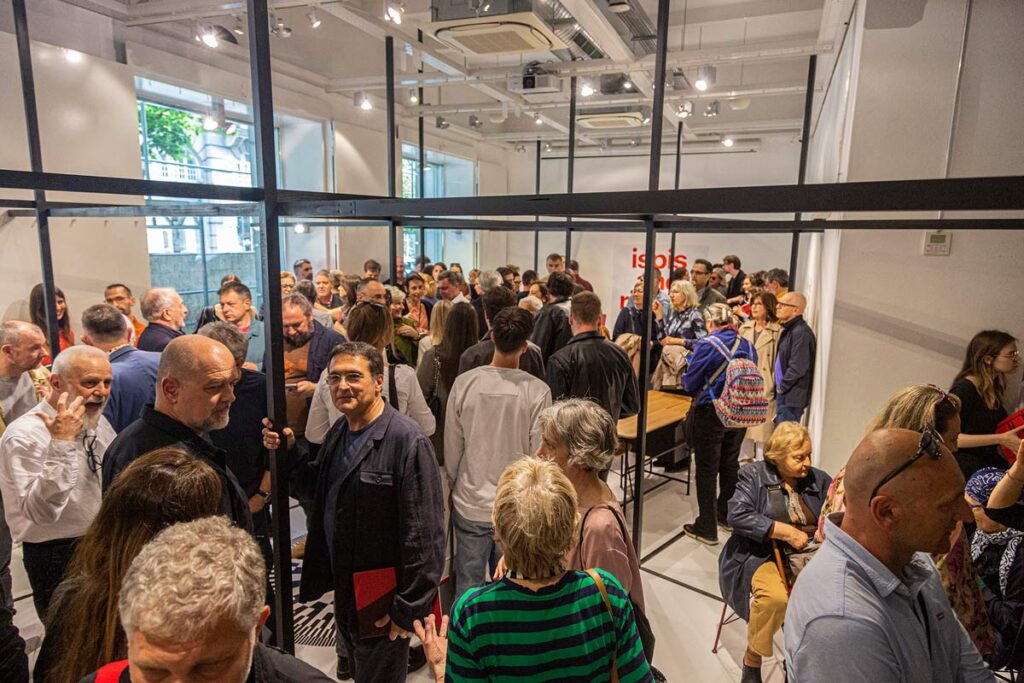 Održan festival Dani Orisa 26 2 Posjetitelji na izložbi, Dani Orisa 26 / photo: Prostoria