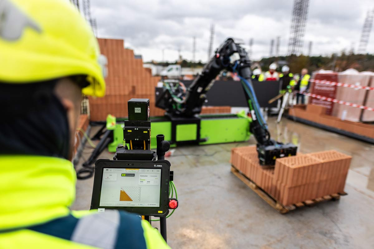 Prvi robot-zidar stigao u susjedstvo - Tehnologija koja bi mogla promijeniti i hrvatska gradilišta 1 Prvi robot-zidar stigao u susjedstvo - Tehnologija koja bi mogla promijeniti i hrvatska gradilišta / foto: wienerberger