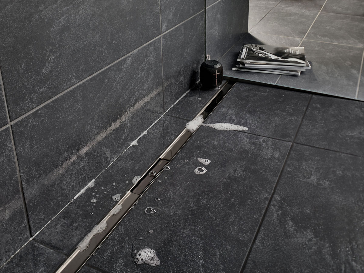 Geberit - MASTERING WATER 1 MASTERING WATER u prostoru tuša / photo: Geberit