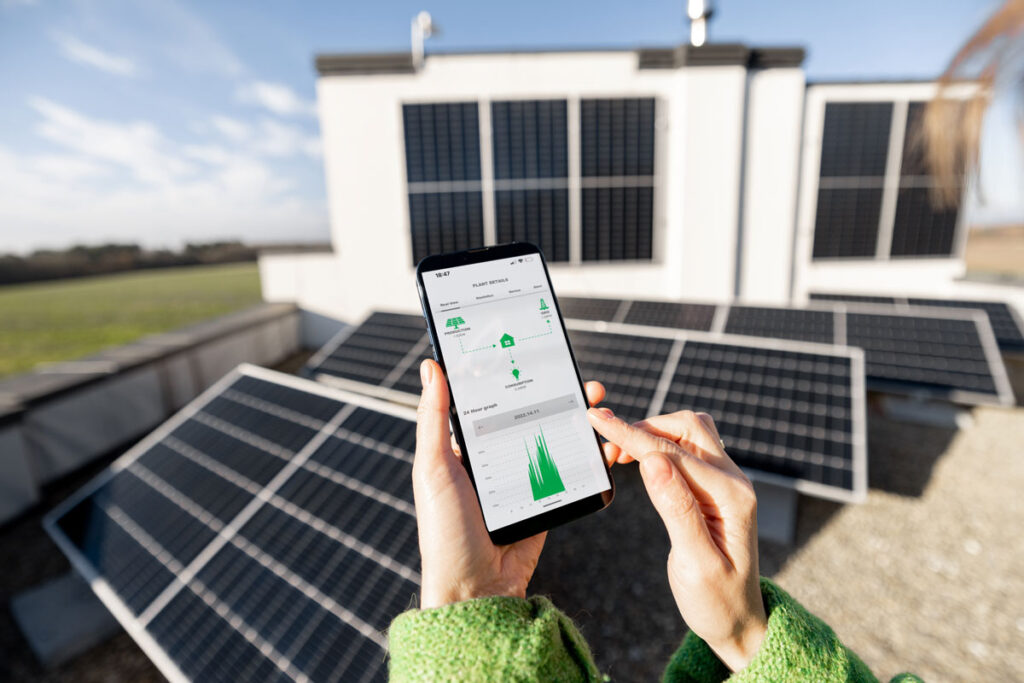 Integrirani energetski sustavi: od kompleksnosti do svakodnevice suvremenog projektiranja 4 Upravljanje solarnim panelima putem mobilne aplikacije