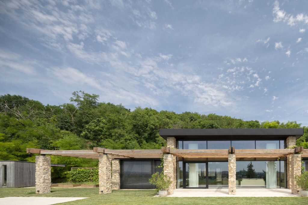 projekt: Villa VICUS - Arhitektura oblikovana prema krajoliku 3 projekt: Villa VICUS / autor projekta: sebastian nagy architects / photo: Tomáš Manina