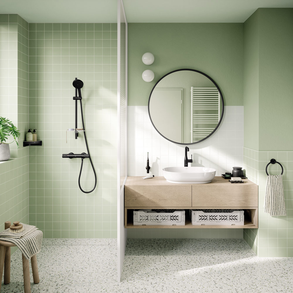 GROHE predstavlja tehnologiju tuširanja AquaBooster 3 Interijer kupaonice sa GROHE tušem / photo: GROHE